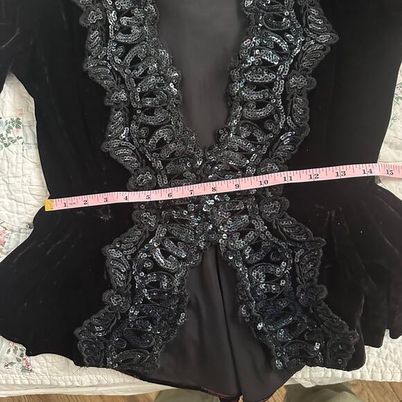 OUTSTANDING VINTAGE VELVET SEQUIN TRIM FITTED JACKET OR TOP EDWARDIAN - Picture 9 of 10